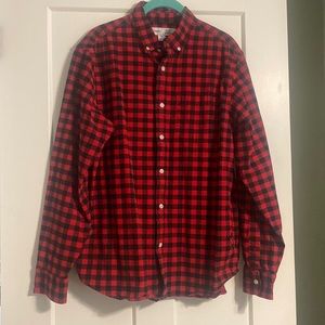 Lightly used men’s Buffalo plaid button down size medium